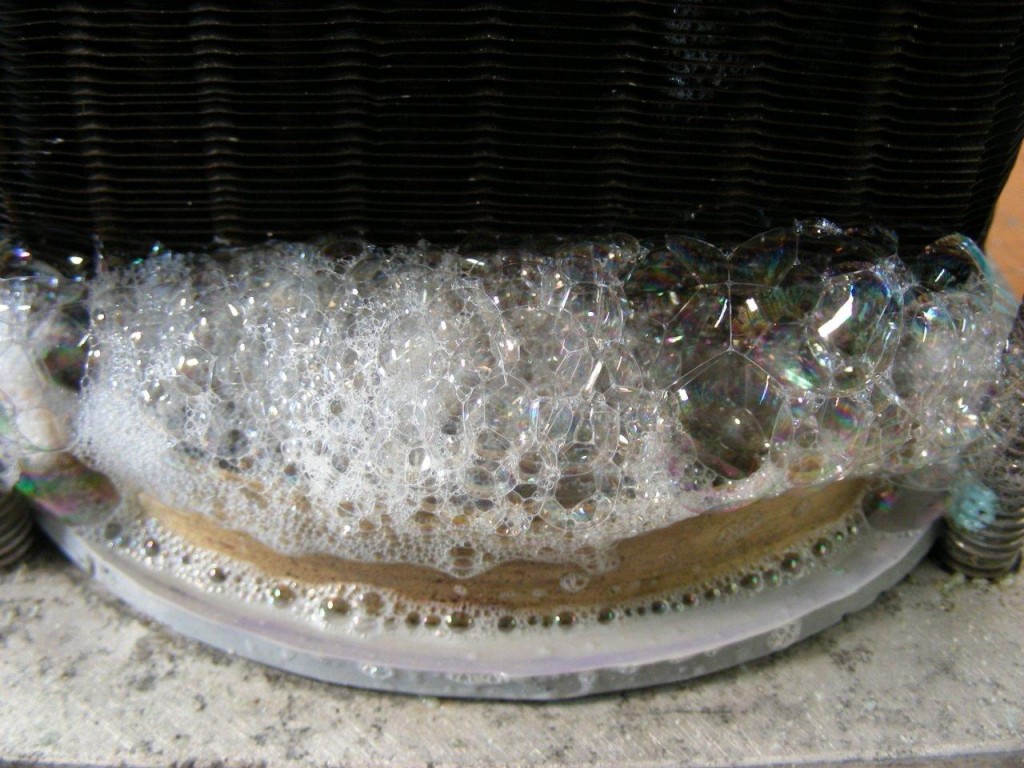 Aftercooler core leakage test--Failed (2)